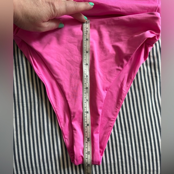 SKIMS Vibrant Pink Bikini Set - Picture 7 of 9